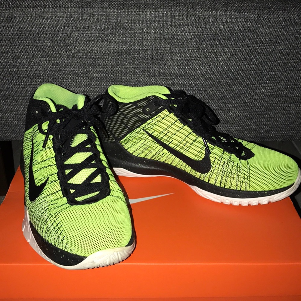 Nike neon yellow and black basketball/gym shoes